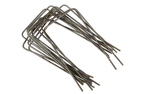 Szpilki metalowe model "U" do mocowania agrotkaniny, agrowłókniny i geowłókniny 15cm 500 sztuk