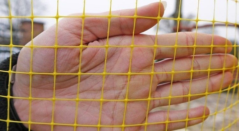 Siatka przeciw kretom żółta, bardzo mocna oczko 15x19mm, 2x200m StrongNet