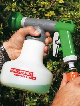 Dozownik AquaNemix 1,25 v 2 Dozownik na wąż do aplikacji nicieni 