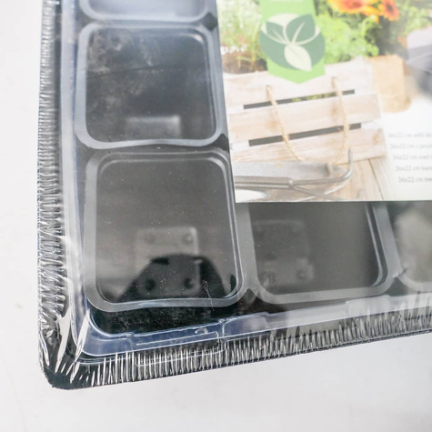 Miniszklarenka z przykryciem i 18 szt. doniczek 6 cm.