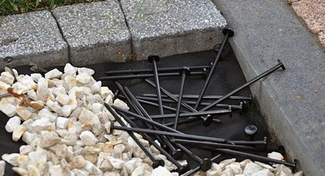 Szpilki plastikowe do mocowania agrotkaniny, agrowłókniny i geowłókniny 12 cm 100 sztuk