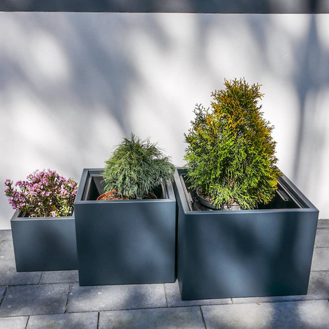Donica Doniczka ogrodowa kwadratowa Mała 24cm Metalowa Grafitowa