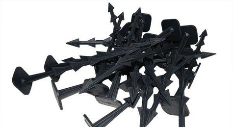 Kołki z ząbkami do mocowania agrotkaniny, agrowłókniny i geowłókniny 20 cm 50 sztuk Długie